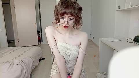 Aria online show from September 29, 2025, 2:49 am