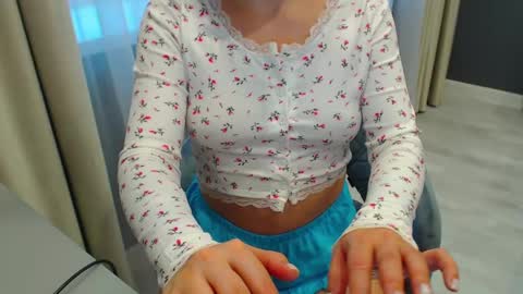 shy_26 online show from December 24, 2024, 8:22 am