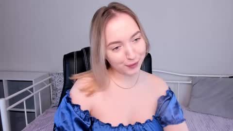 Anna online show from March 11, 2025, 6:32 am