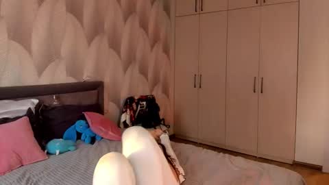 Mika online show from November 1, 2025, 2:02 am