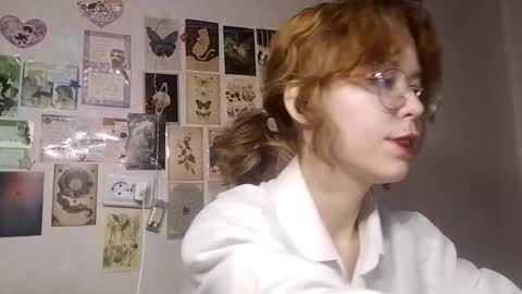 Milena online show from October 15, 2025, 1:33 pm