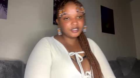 Snapshot of shybambie chatting on June 2, 2026, 9:17 pm Bambi online show from June 2, 2026, 9:17 pm