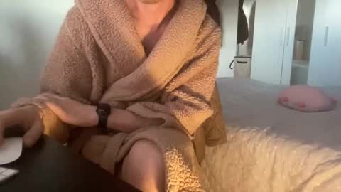 shyboy0533 online show from October 30, 2025, 7:21 am