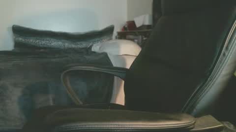 shyboyhugecum2020 online show from February 9, 2026, 4:16 am