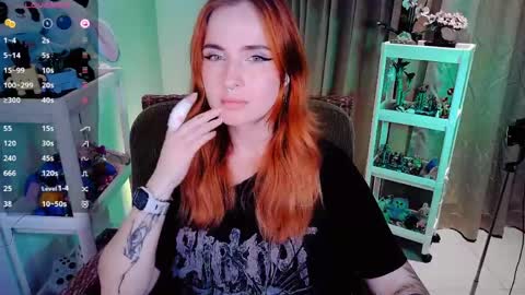 Snapshot of shyfoxxxy chatting on May 19, 2026, 5:52 pm Effie online show from May 19, 2026, 5:52 pm