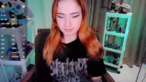 Snapshot of shyfoxxxy chatting on May 21, 2026, 5:58 am Effie online show from May 21, 2026, 5:58 am
