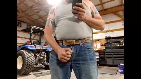 Snapshot of shyguycurious5 chatting on October 17, 2025, 4:20 pm shyguycurious5 online show from October 17, 2025, 4:20 pm