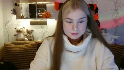 Snapshot of shylove_elina chatting on October 24, 2025, 4:25 pm shylove_elina online show from October 24, 2025, 4:25 pm