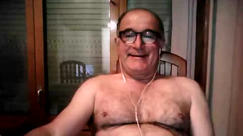 shymmy10 online show from April 20, 2026, 4:37 am