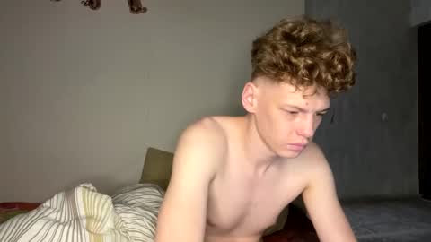 Snapshot of shyredstar chatting on December 21, 2024, 5:25 am Tom and Betty online show from December 21, 2024, 5:25 am