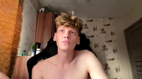 Snapshot of shyredstar chatting on October 17, 2025, 10:07 am Tom and Betty online show from October 17, 2025, 10:07 am