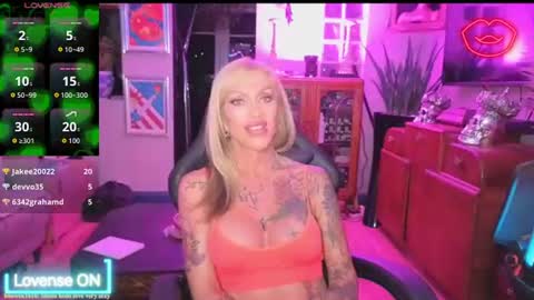 Snapshot of shytrans_uk chatting on July 28, 2026, 8:52 pm shytrans_uk online show from July 28, 2026, 8:52 pm