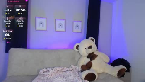 Sia online show from November 20, 2025, 11:48 pm