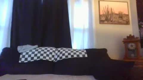 Snapshot of sidneyraee chatting on December 17, 2025, 4:02 pm Mrs. St. Patrickk online show from December 17, 2025, 4:02 pm