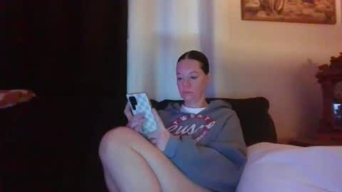 Snapshot of sidneyraee chatting on January 6, 2026, 3:27 pm Mrs. St. Patrickk online show from January 6, 2026, 3:27 pm