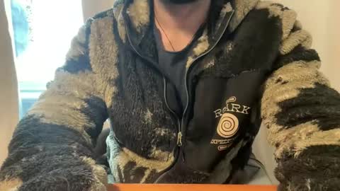 sie273 online show from December 18, 2024, 3:33 pm