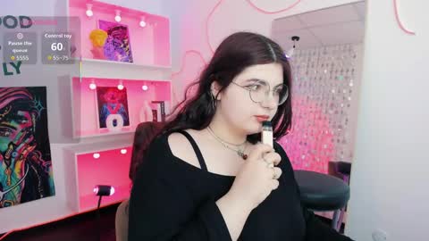 Siena online show from April 15, 2026, 6:04 pm