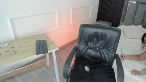 Siena Rosewood online show from April 1, 2026, 3:29 am