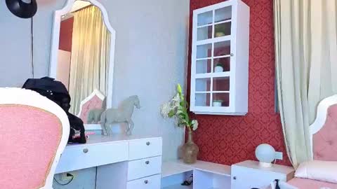 SinnaDark online show from April 15, 2026, 11:17 am