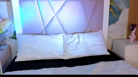 Sienna Desieree online show from April 15, 2026, 2:02 pm