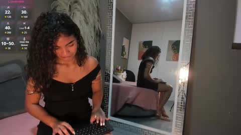 sienna_glow online show from November 4, 2025, 12:15 pm