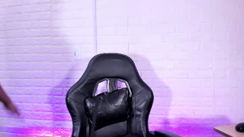 Snapshot of sienna_lux01 chatting on July 16, 2026, 3:23 am sienna_lux01 online show from July 16, 2026, 3:23 am