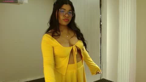 Sienna online show from October 3, 2025, 11:07 am