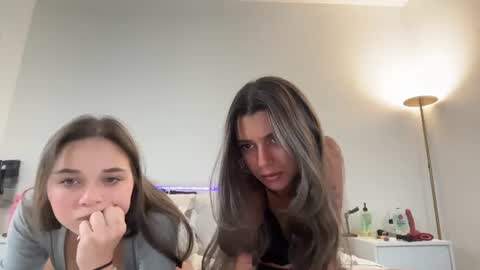 Sienna online show from July 22, 2026, 9:17 pm