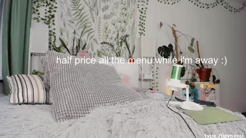 Snapshot of sierra_diamond chatting on February 23, 2025, 5:07 pm Si online show from February 23, 2025, 5:07 pm