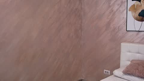 Snapshot of sierra_halle chatting on January 7, 2025, 11:56 pm SIERRA online show from January 7, 2025, 11:56 pm