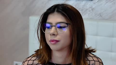 Snapshot of sierra_halle chatting on January 22, 2025, 12:06 am SIERRA online show from January 22, 2025, 12:06 am