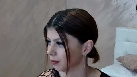 Snapshot of sierra_halle chatting on February 8, 2025, 8:10 pm SIERRA online show from February 8, 2025, 8:10 pm