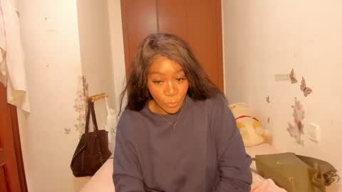 sierra_violet online show from April 7, 2026, 6:52 pm