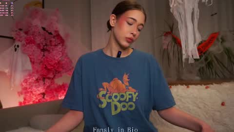 Snapshot of signehinz chatting on October 28, 2025, 11:14 am Eva online show from October 28, 2025, 11:14 am