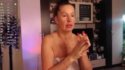 silenaa_sloussen online show from November 2, 2025, 5:10 am