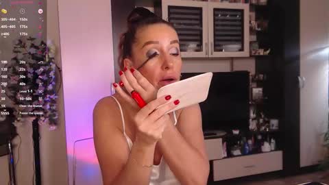 silenaa_sloussen online show from November 13, 2025, 5:28 am