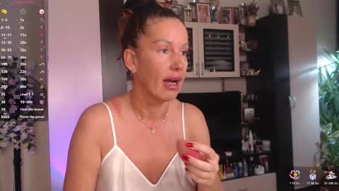 silenaa_sloussen online show from November 22, 2025, 5:06 am