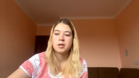 Snapshot of silkmirage chatting on October 25, 2025, 12:02 pm Jolie online show from October 25, 2025, 12:02 pm