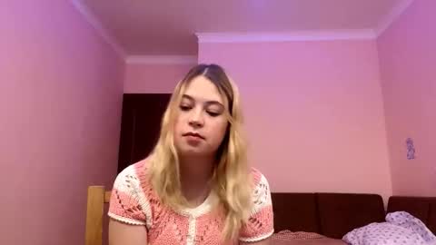 Snapshot of silkmirage chatting on October 28, 2025, 4:31 pm Jolie online show from October 28, 2025, 4:31 pm