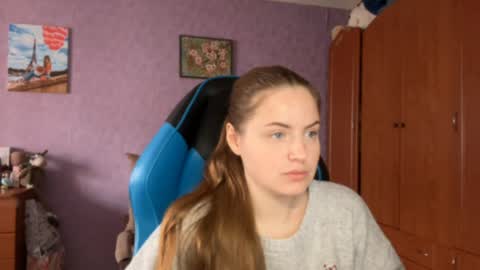 Snapshot of silksinner_ chatting on March 30, 2026, 7:31 am Erica online show from March 30, 2026, 7:31 am