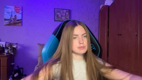 Snapshot of silksinner_ chatting on May 12, 2026, 9:06 am Erica online show from May 12, 2026, 9:06 am