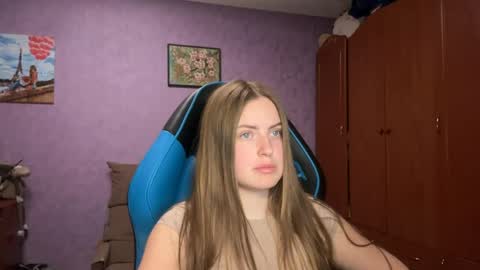 Snapshot of silksinner_ chatting on May 15, 2026, 5:53 pm Erica online show from May 15, 2026, 5:53 pm