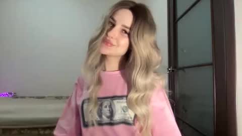 silkybabe19 online show from December 5, 2025, 1:25 am