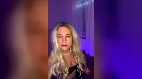 Blonde dream  online show from July 7, 2026, 5:17 pm