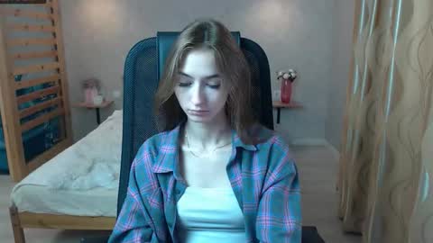silkymiley online show from September 11, 2025, 1:28 am