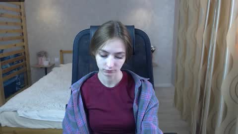 silkymiley online show from September 18, 2025, 2:02 am