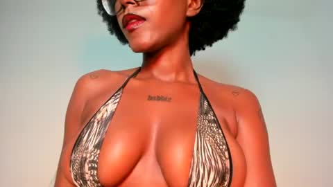 Snapshot of silverosequeen chatting on June 25, 2026, 5:45 am silverosequeen online show from June 25, 2026, 5:45 am