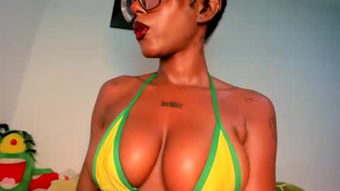 Snapshot of silverosequeen chatting on July 15, 2026, 6:29 am silverosequeen online show from July 15, 2026, 6:29 am