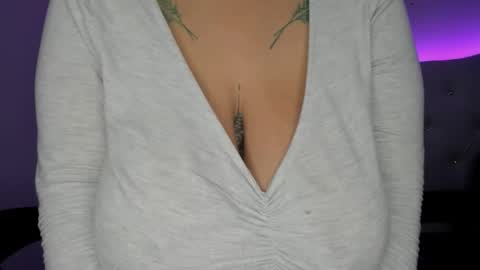 Snapshot of silvia_richiej chatting on October 28, 2025, 7:38 pm silvia online show from October 28, 2025, 7:38 pm