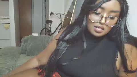 Simin Fox online show from October 1, 2025, 12:38 am